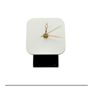 Reloj cuadrado para escritorio.
