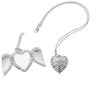 Collar metálico corazón con alas plateado