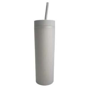 Vaso plástico gris claro con doble pared, tapa y pajilla