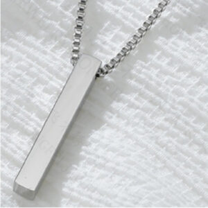 Collar plata con dije rectángular de acero inoxidable