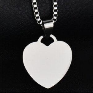 Collar con dije corazón plata de acero inoxidable