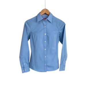 Camisa tipo Gabardina peinada manga larga 50% poliéster y 50% algodón para Dama – Coastal Blue (Azul Cielo) – Playerytees.